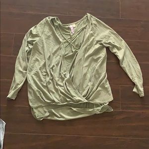 A lot cuter on than in the pic long sleeve v neck